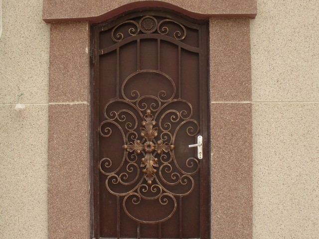 двери кованые